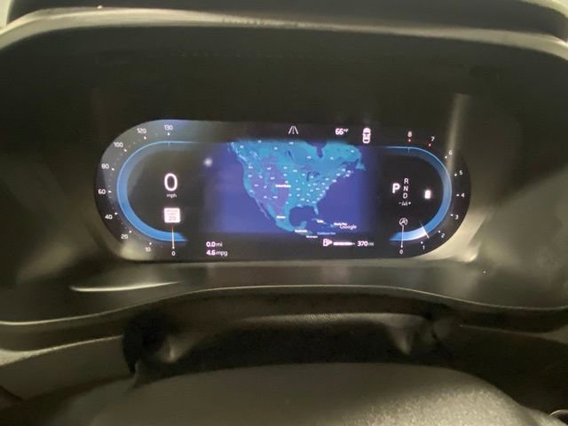 Used 2025 Volvo XC40 B5 Core AWD/4WD image 16