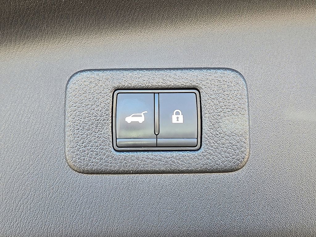 Used 2024 Nissan Armada SL image 15