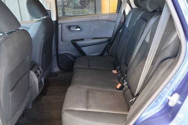 Used 2021 Nissan Rogue SV FWD image 18