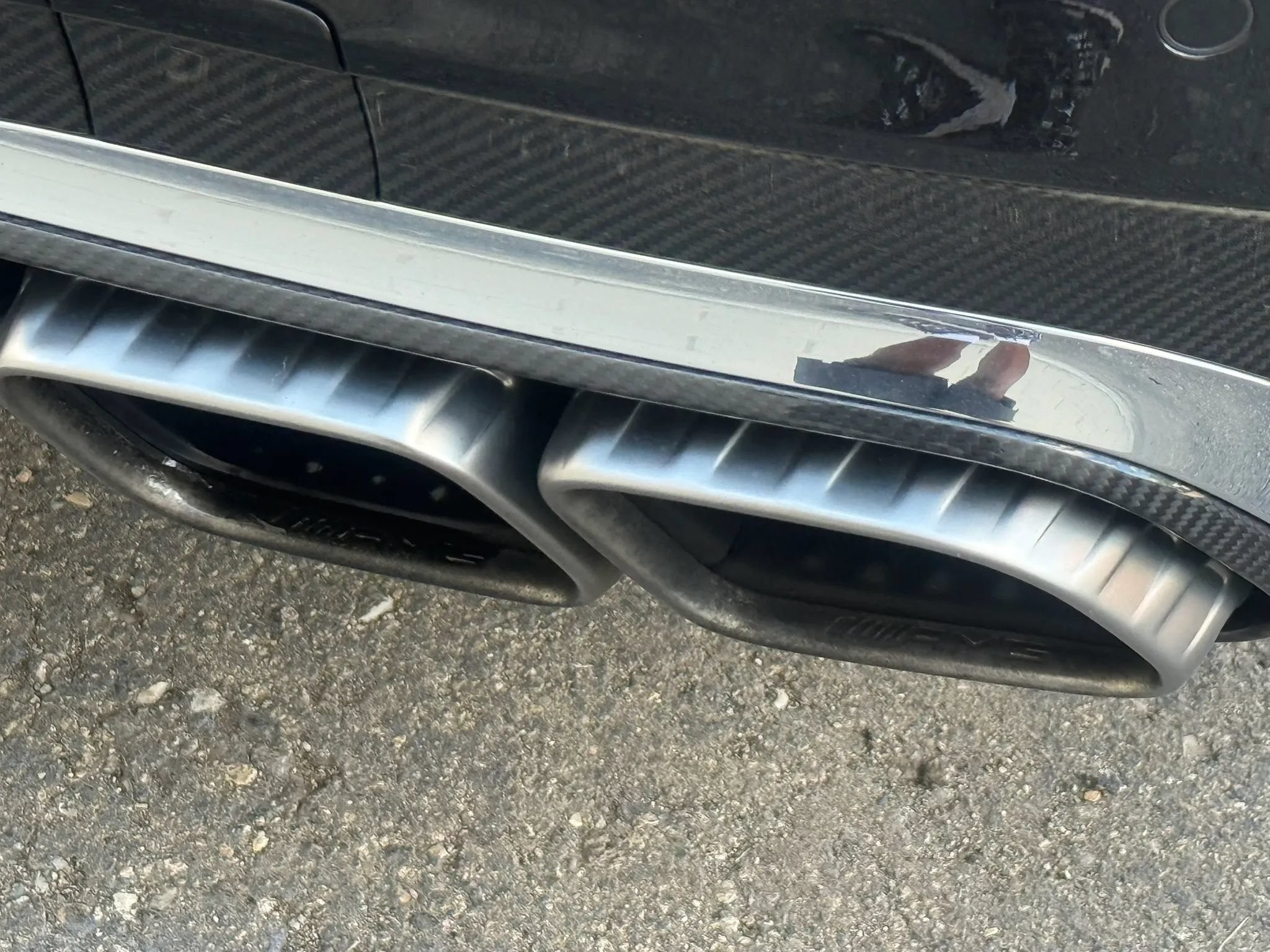 Used 2024 Mercedes-Benz S 63 AMG S w/ Carbon Fiber Exterior Package image 23