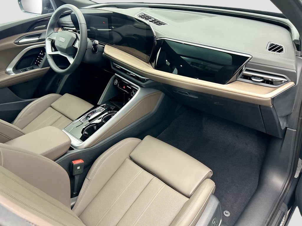 Certified 2025 Audi Q5 Premium w/ Premium Plus AWD/4WD image 17
