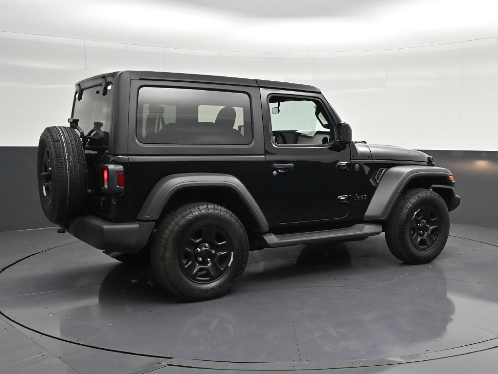 Used 2026 Jeep Wrangler Sport AWD/4WD image 3