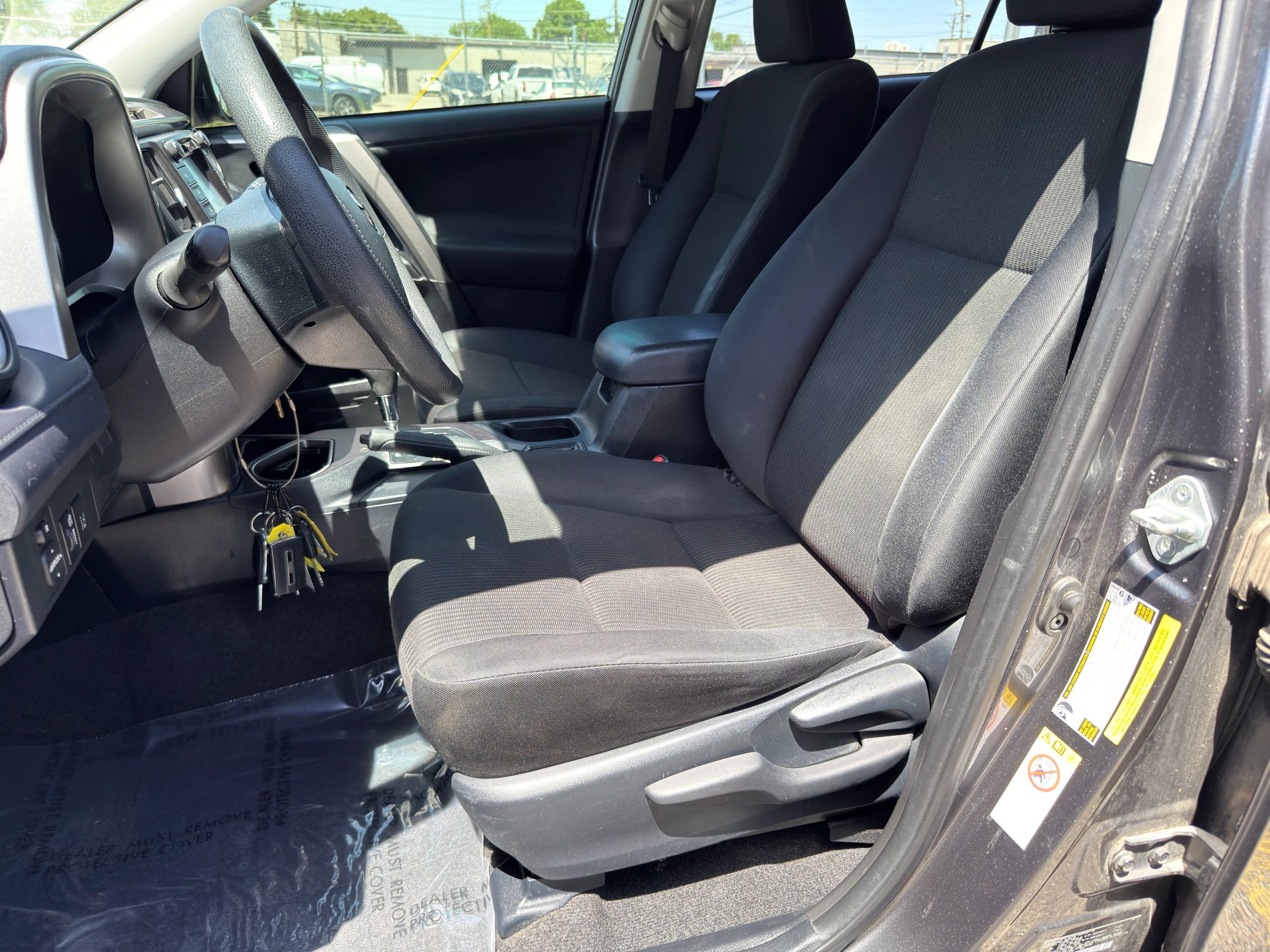 Used 2018 Toyota RAV4 LE FWD image 16