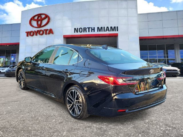 Used 2025 Toyota Camry XLE w/ Premium Plus Package FWD image 3