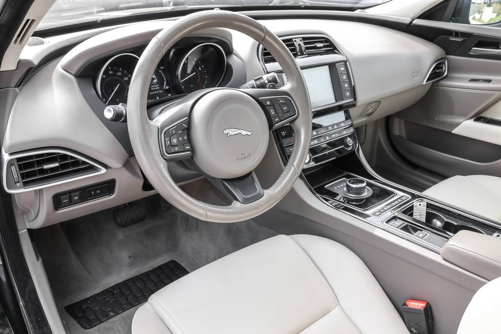 Used 2018 Jaguar XE Premium AWD/4WD image 3