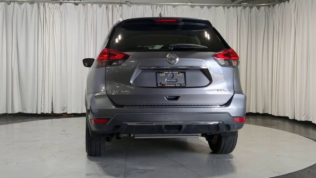 Used 2017 Nissan Rogue SV AWD/4WD image 9