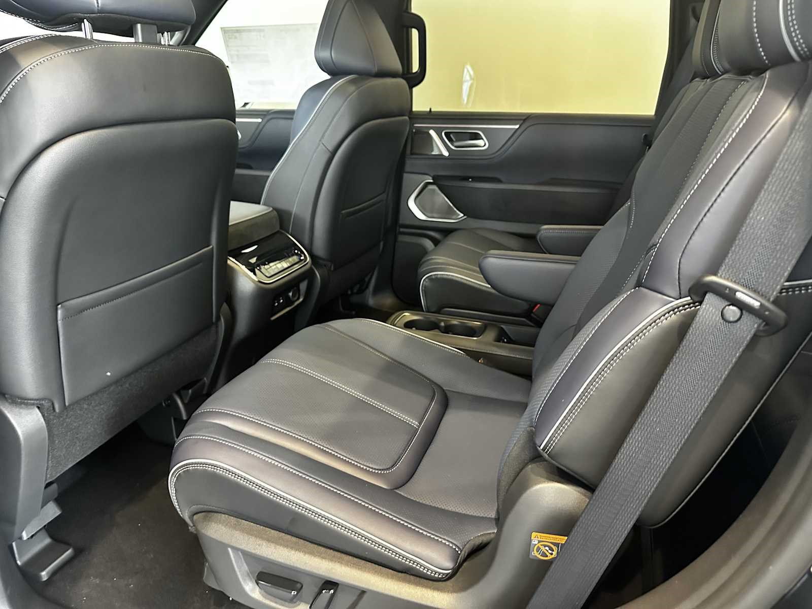 New 2027 INFINITI QX80 Sensory w/ Sport Exterior Package AWD/4WD image 11