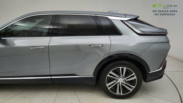 Used 2024 Cadillac Lyriq Luxury AWD/4WD image 11
