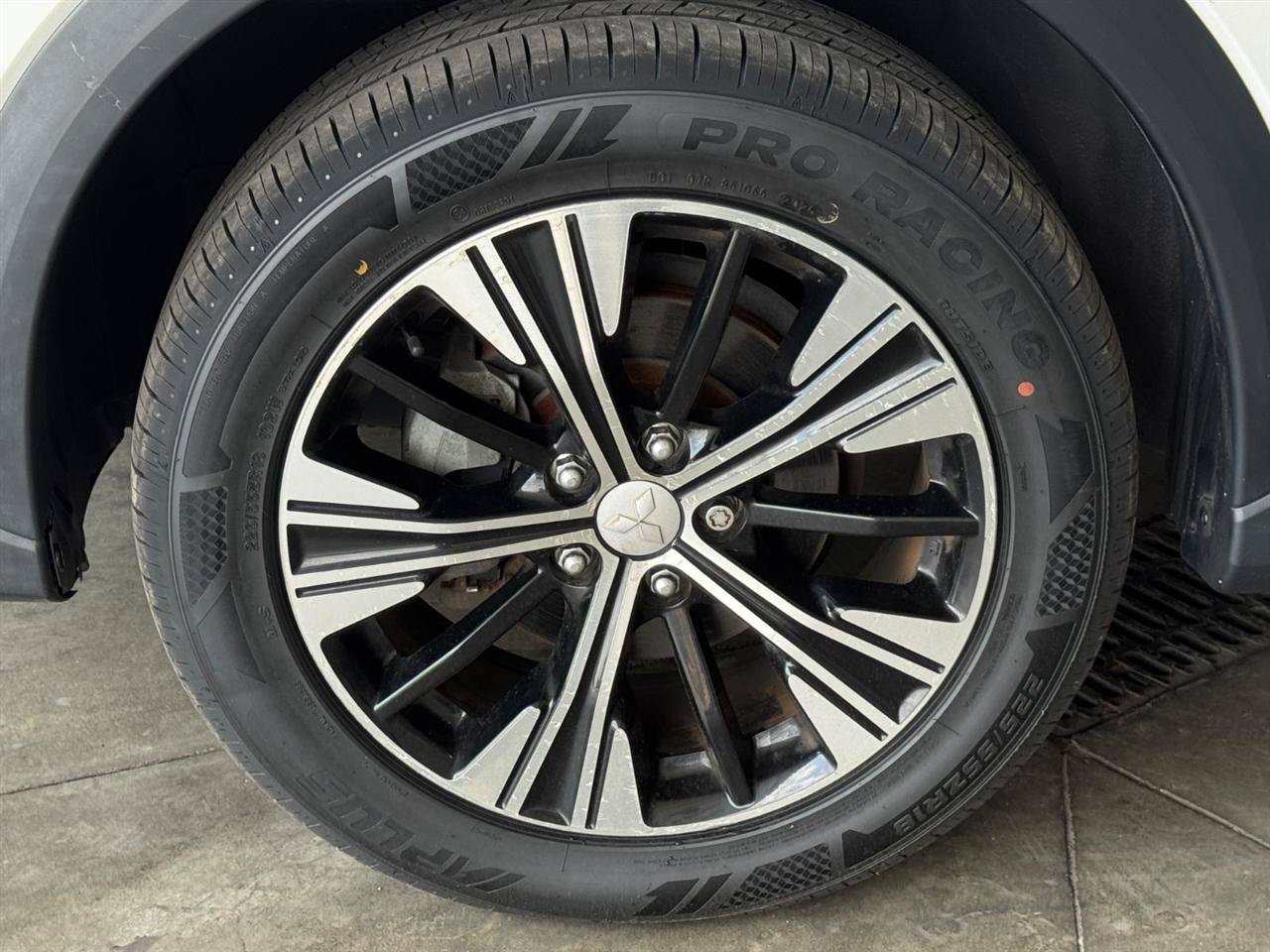 Used 2018 Mitsubishi Eclipse Cross SE AWD/4WD image 38