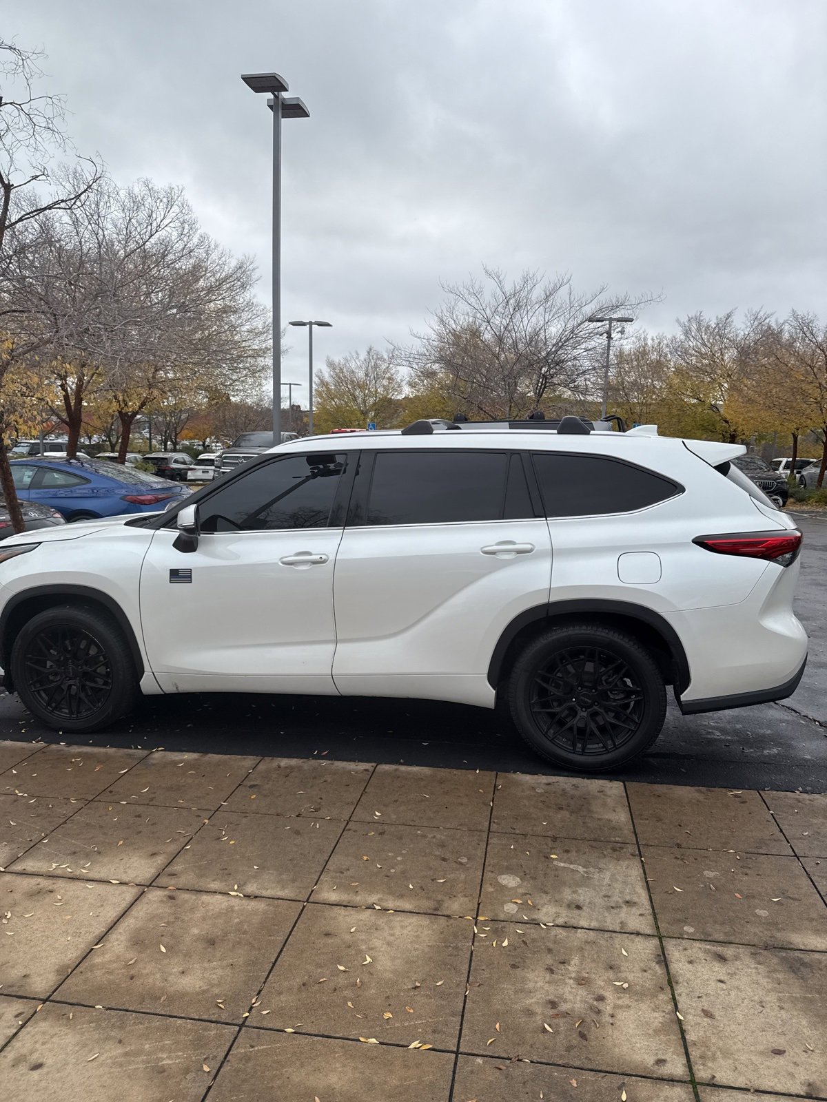 Used 2020 Toyota Highlander XLE image 5