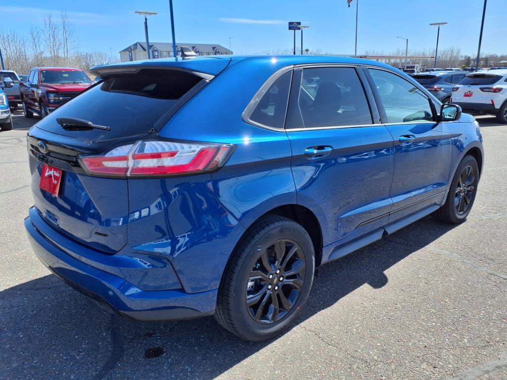 Certified 2024 Ford Edge SE w/ Black Appearance Package image 16