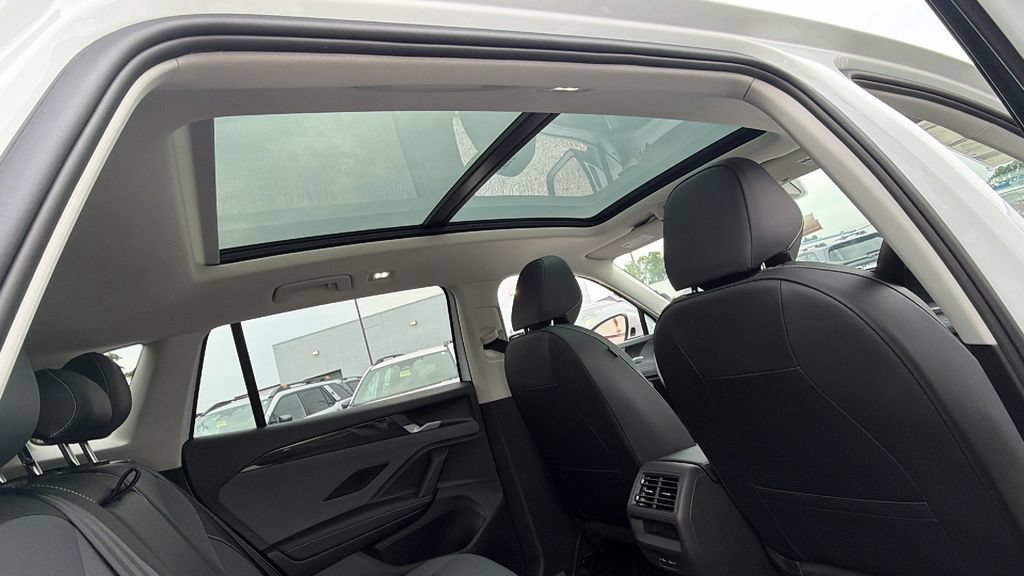 New 2026 Volkswagen Tiguan SE AWD/4WD image 9
