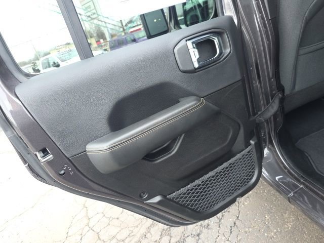 Used 2025 Jeep Wrangler Unlimited Sahara w/ Safety Group image 36