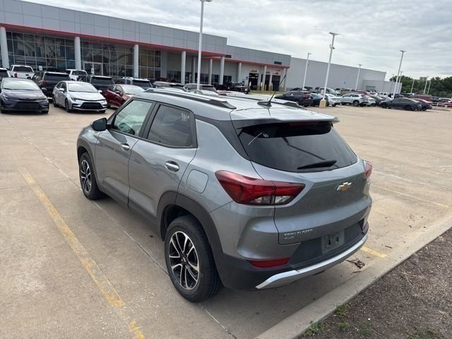 Used 2025 Chevrolet TrailBlazer LT AWD/4WD image 6