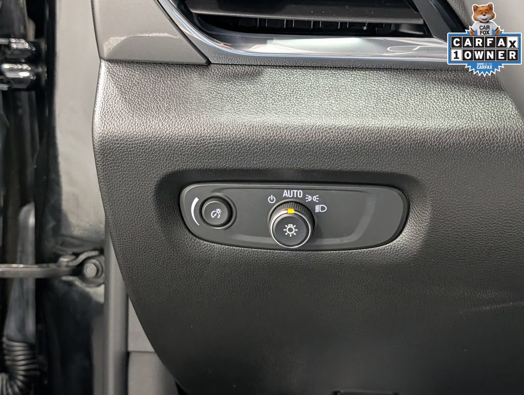Used 2023 Chevrolet Traverse LT FWD image 25