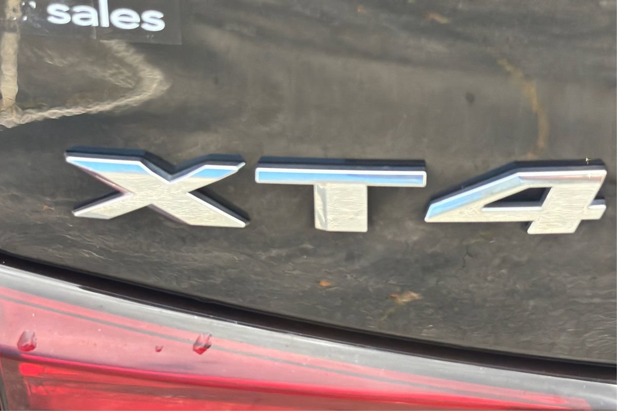 Used 2020 Cadillac XT4 Premium Luxury FWD image 24