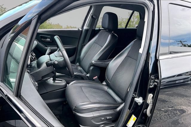 Used 2019 Chevrolet Trax LT w/ LT Convenience Package AWD/4WD image 23