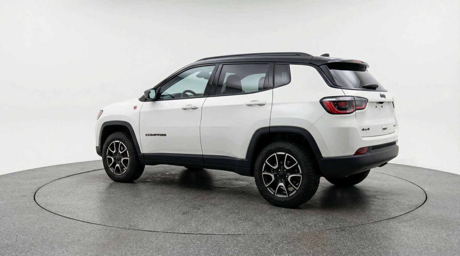 Used 2025 Jeep Compass Trailhawk AWD/4WD image 6
