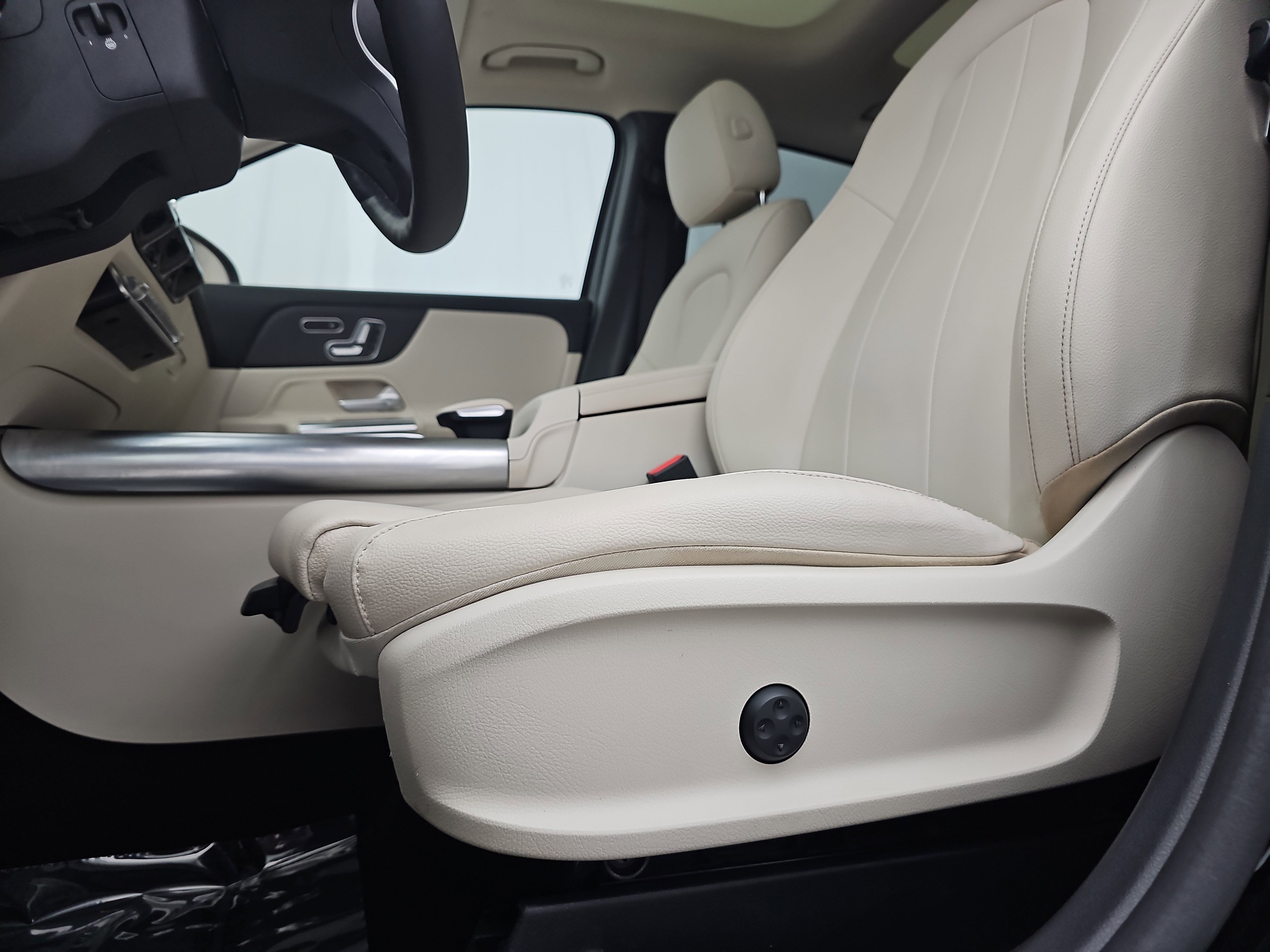 Certified 2022 Mercedes-Benz GLA 250 4MATIC image 12