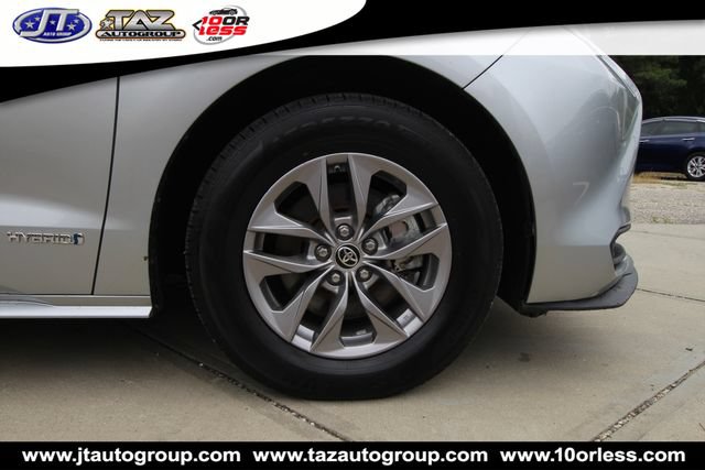 Used 2021 Toyota Sienna LE FWD image 9