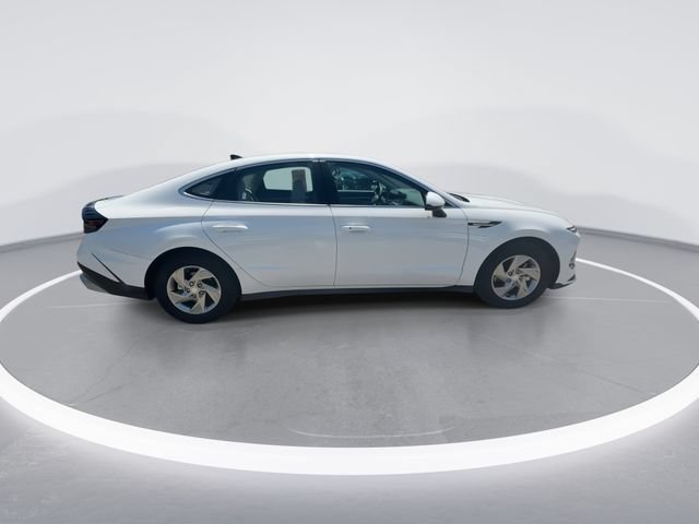Used 2025 Hyundai Sonata SE FWD image 9