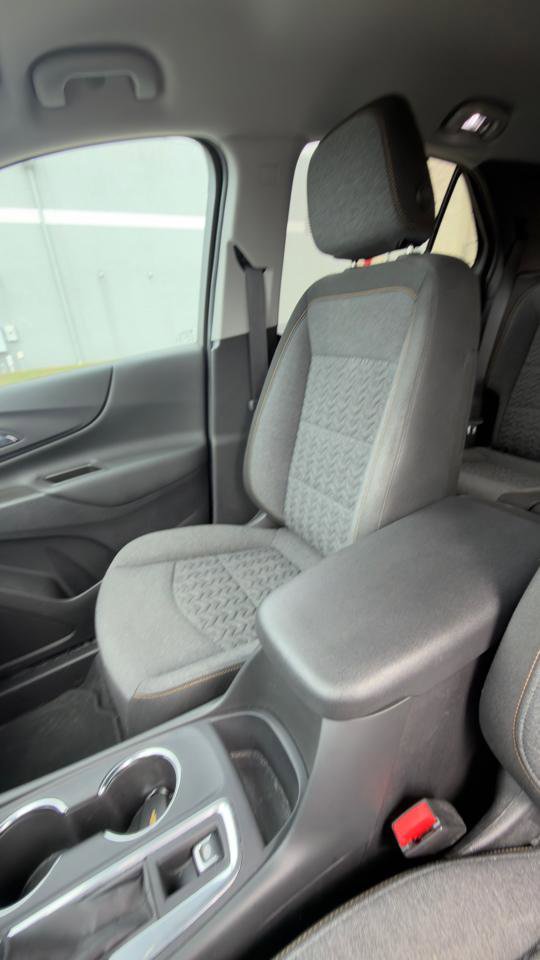 Used 2023 Chevrolet Equinox LT w/ Driver Convenience Package image 19
