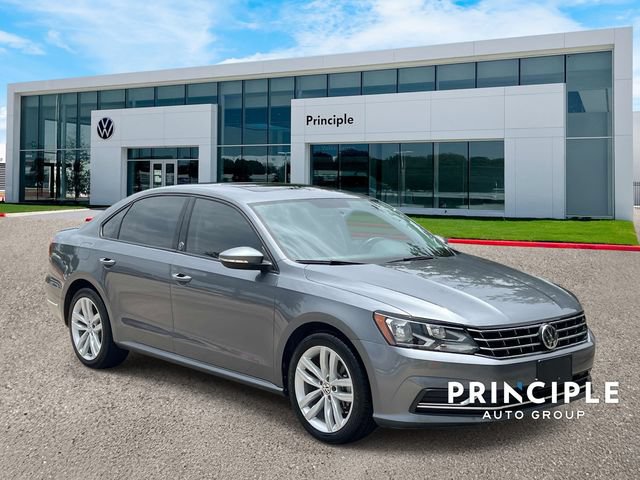 Used 2019 Volkswagen Passat 2.0T Wolfsburg w/ Wheels & Sunroof Package FWD image 3