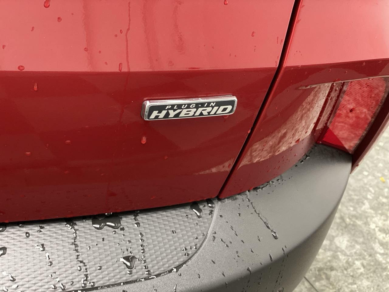 New 2024 Ford Escape SE w/ PHEV Premium Package FWD image 33