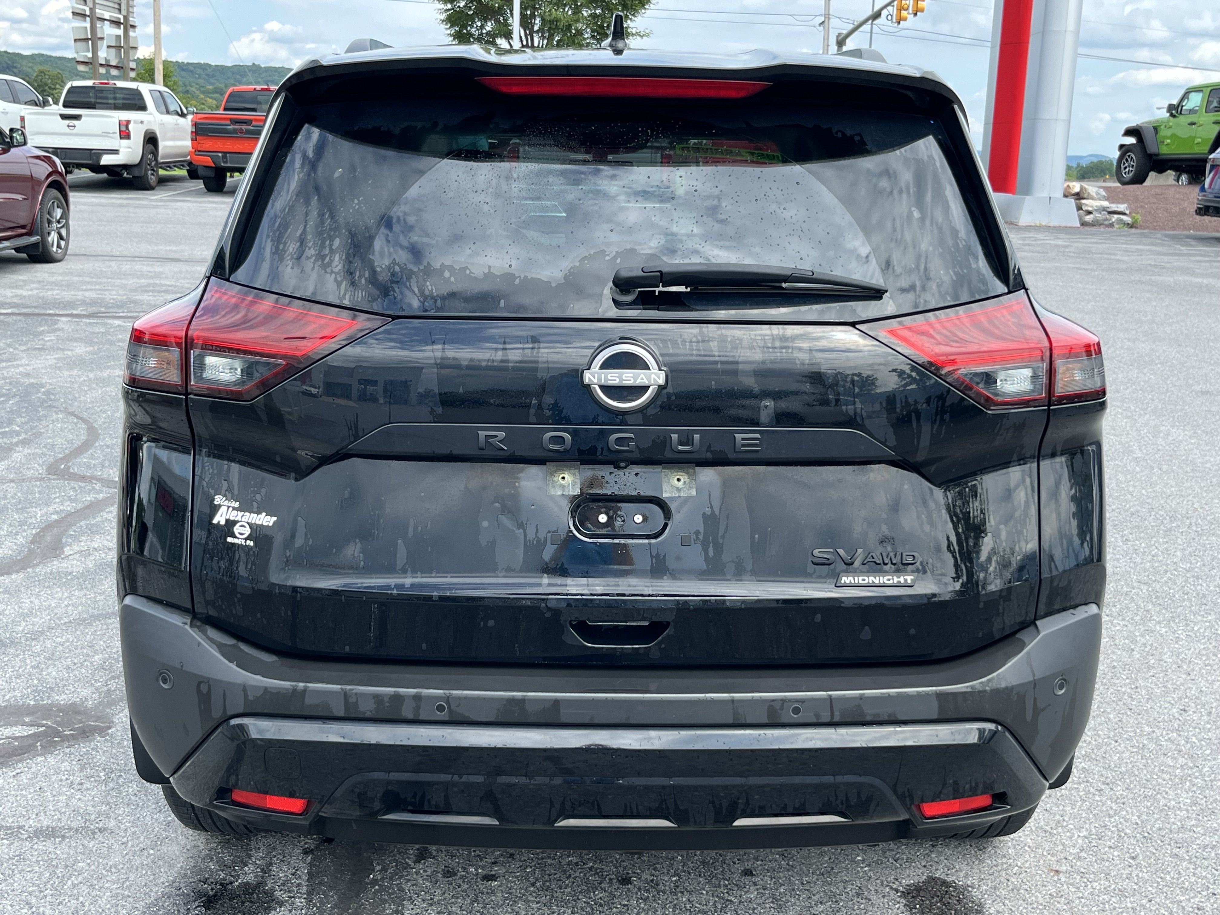 Used 2023 Nissan Rogue SV w/ SV Premium B Package AWD/4WD image 6
