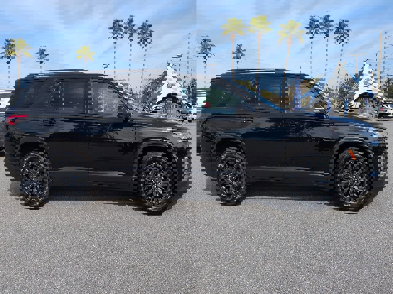 Used 2023 Chevrolet Traverse RS image 3