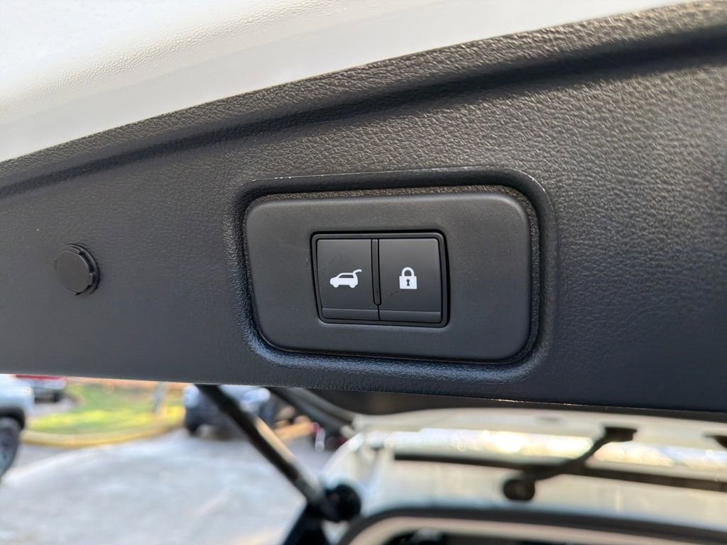 New 2026 Nissan Pathfinder SL image 32