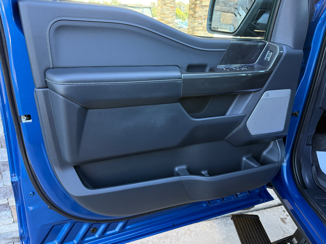 Used 2022 Ford F150 XLT w/ Equipment Group 302A High image 10