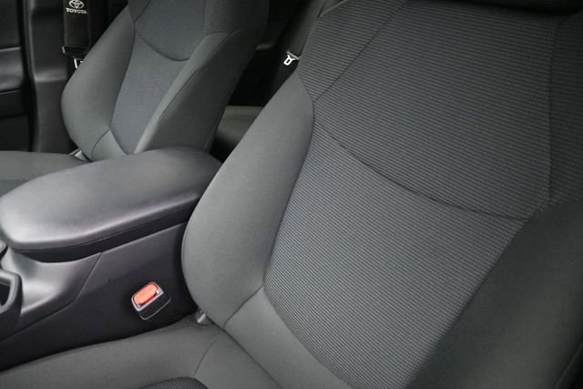 Used 2025 Toyota RAV4 LE FWD image 17