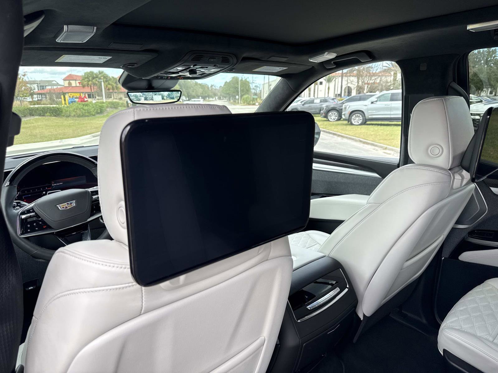 Used 2025 Cadillac Escalade V image 17