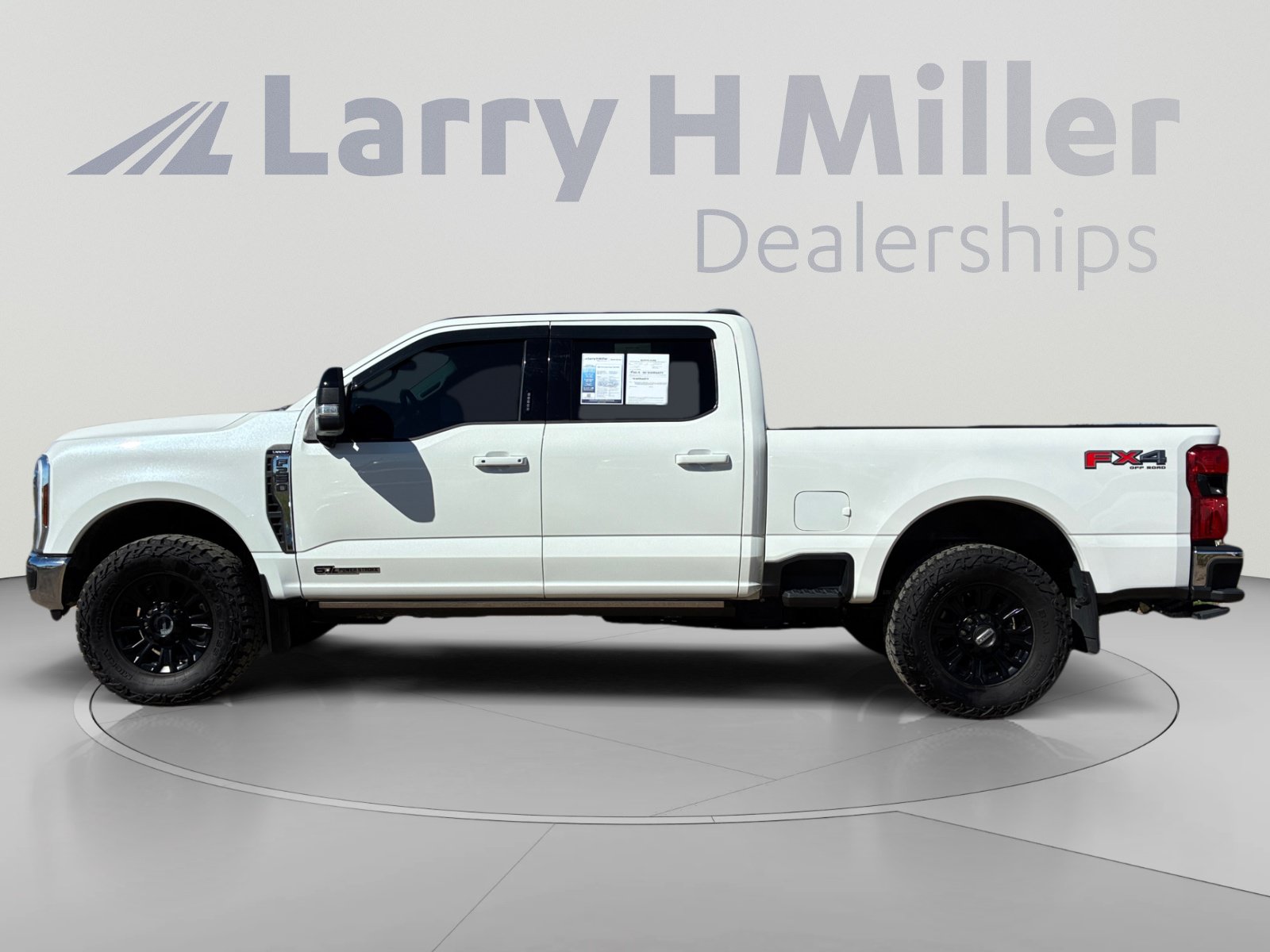 Certified 2024 Ford F250 Lariat w/ Lariat Ultimate Package AWD/4WD image 2