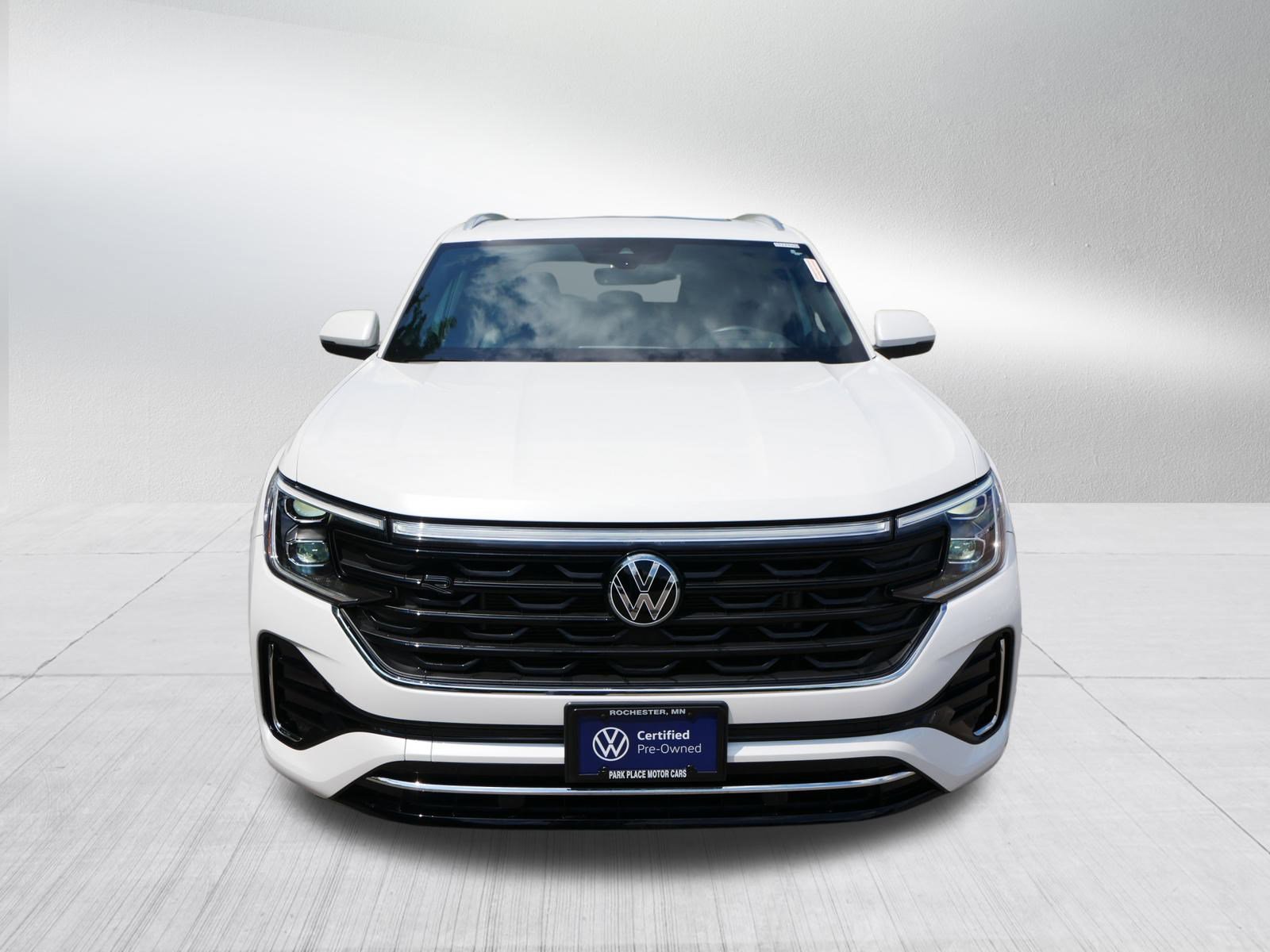 Certified 2024 Volkswagen Atlas Cross Sport SEL R-Line image 2