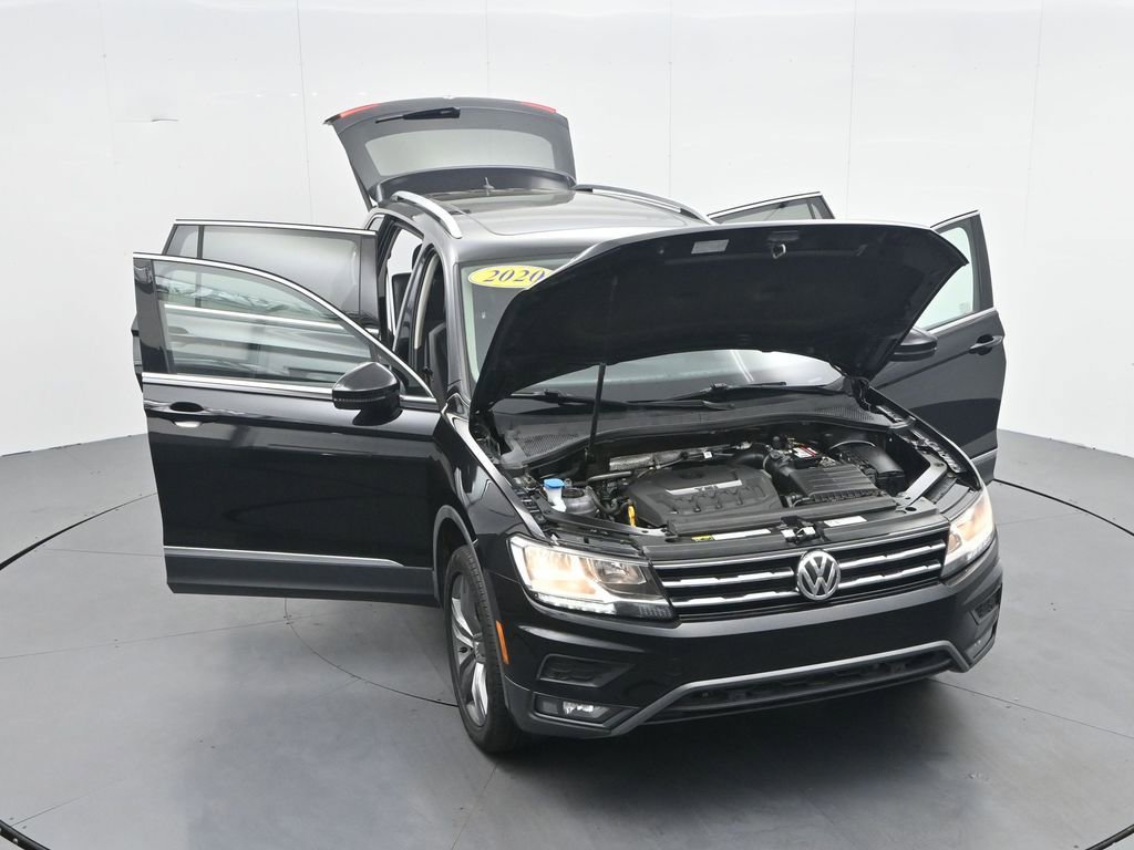 Used 2020 Volkswagen Tiguan SEL AWD/4WD image 32
