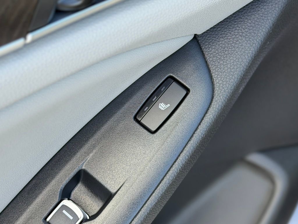 Used 2019 Honda Accord Touring image 9