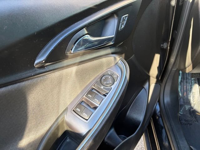 Used 2021 Chevrolet Malibu LT FWD image 16
