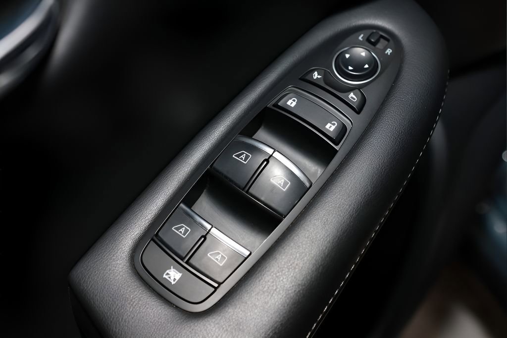 Used 2024 INFINITI QX50 Luxe image 42