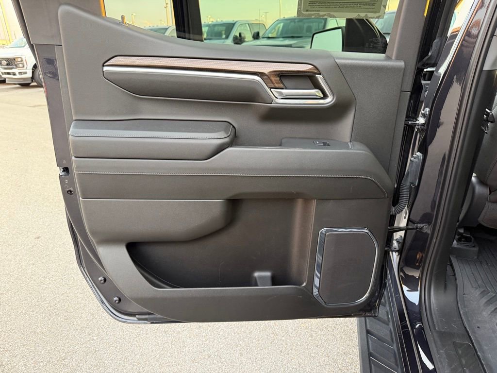 Used 2024 Chevrolet Silverado 1500 LT Trail Boss w/ LT Trail Boss Premium Package image 13