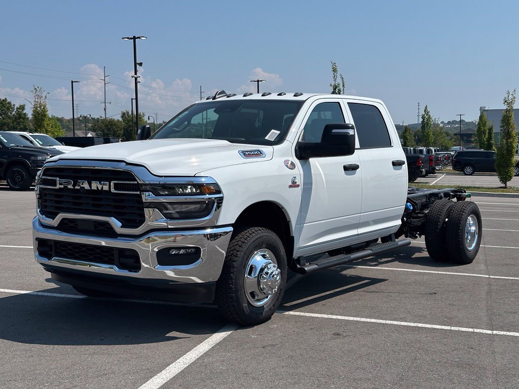 New 2027 RAM 3500 Tradesman w/ Chrome Appearance Group A AWD/4WD image 3