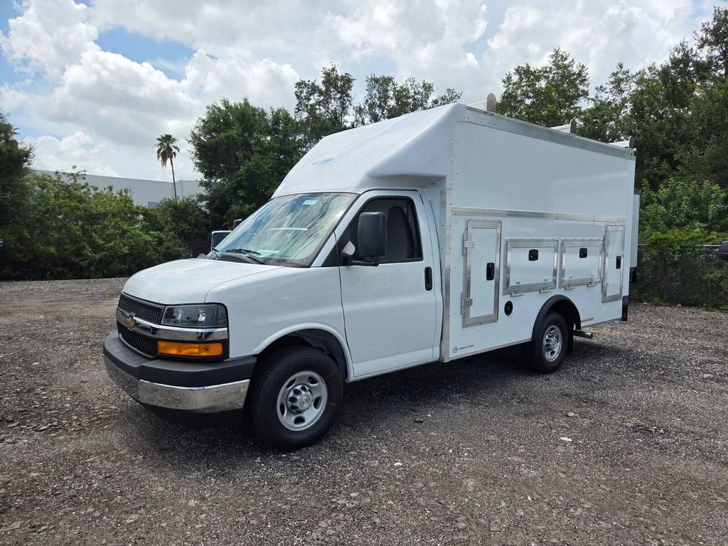 New 2026 Chevrolet Express 3500 w/ Power Convenience Package RWD image 4