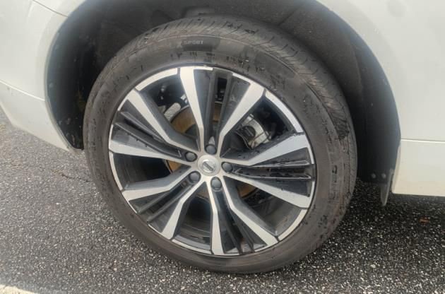 Used 2023 Volvo XC60 B5 Plus w/ Climate Package FWD image 9