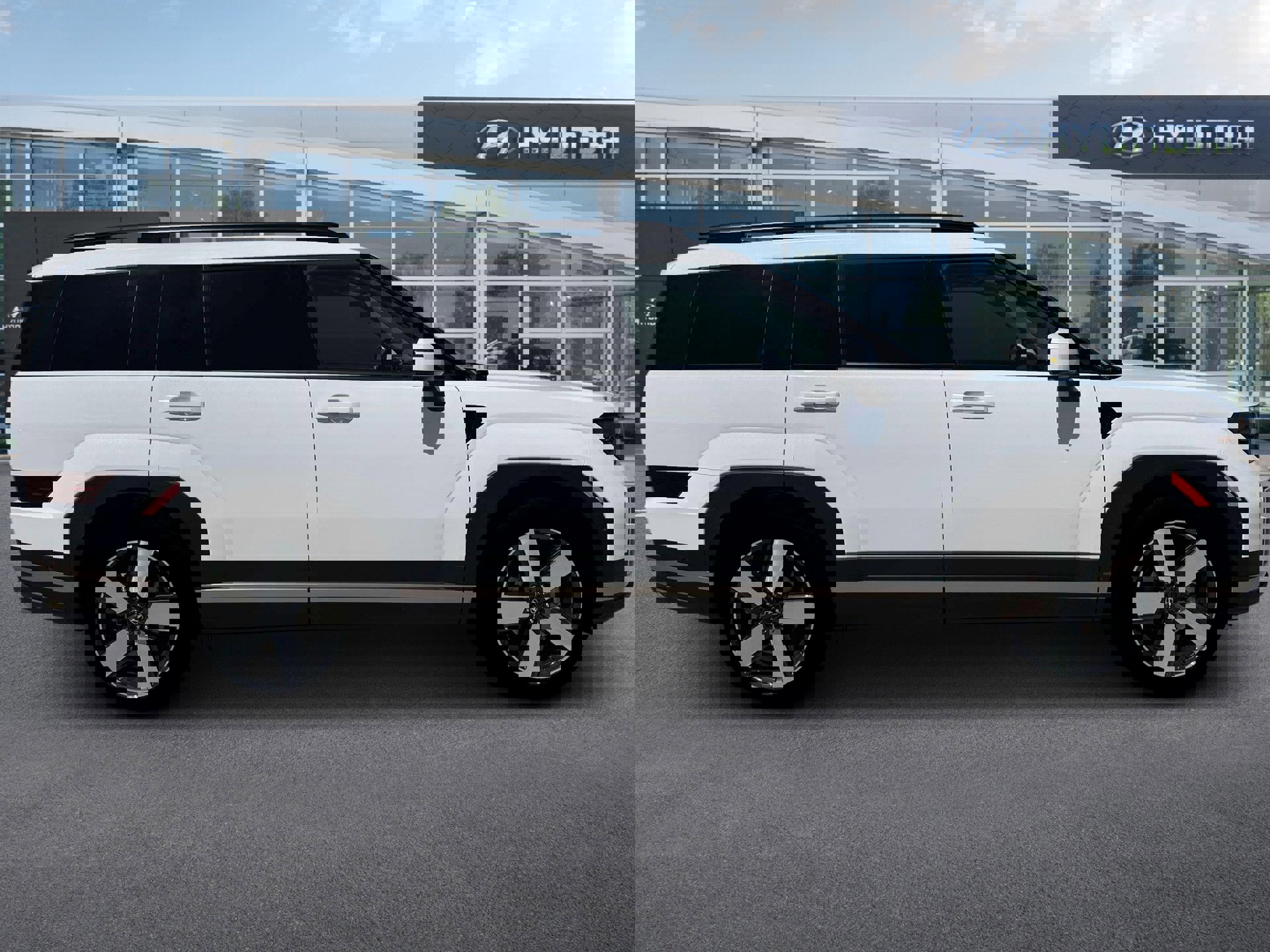 New 2026 Hyundai Santa Fe Limited w/ Tow & Go Package AWD/4WD image 9