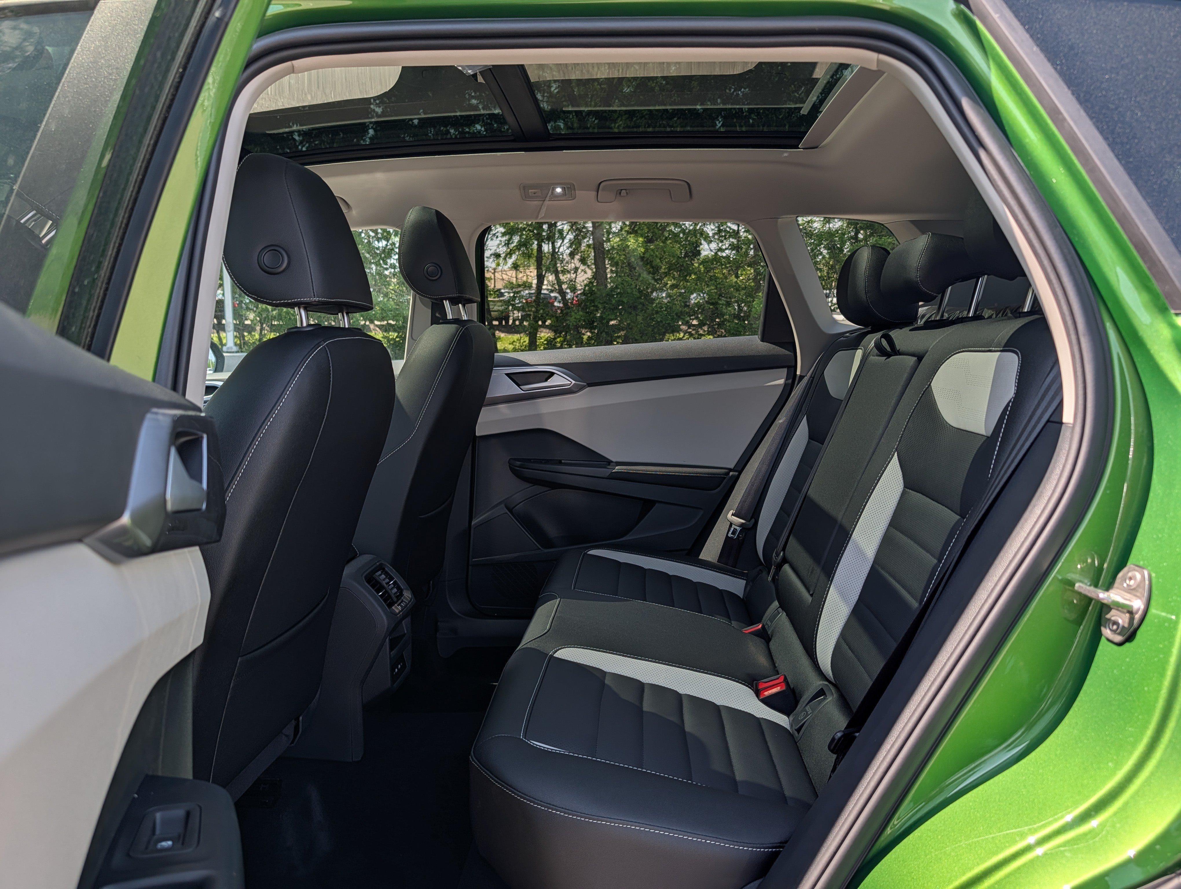 New 2026 Volkswagen Taos SEL AWD/4WD image 6