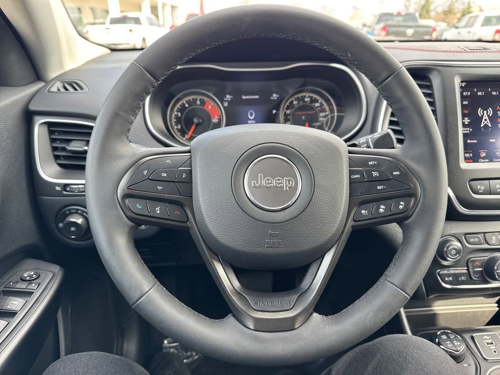 Used 2023 Jeep Cherokee Trailhawk w/ Premium Leather Package image 15