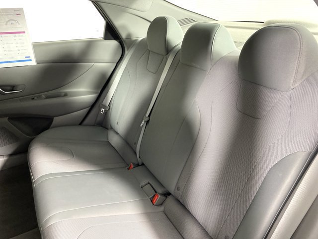 Used 2021 Hyundai Elantra SE FWD image 30