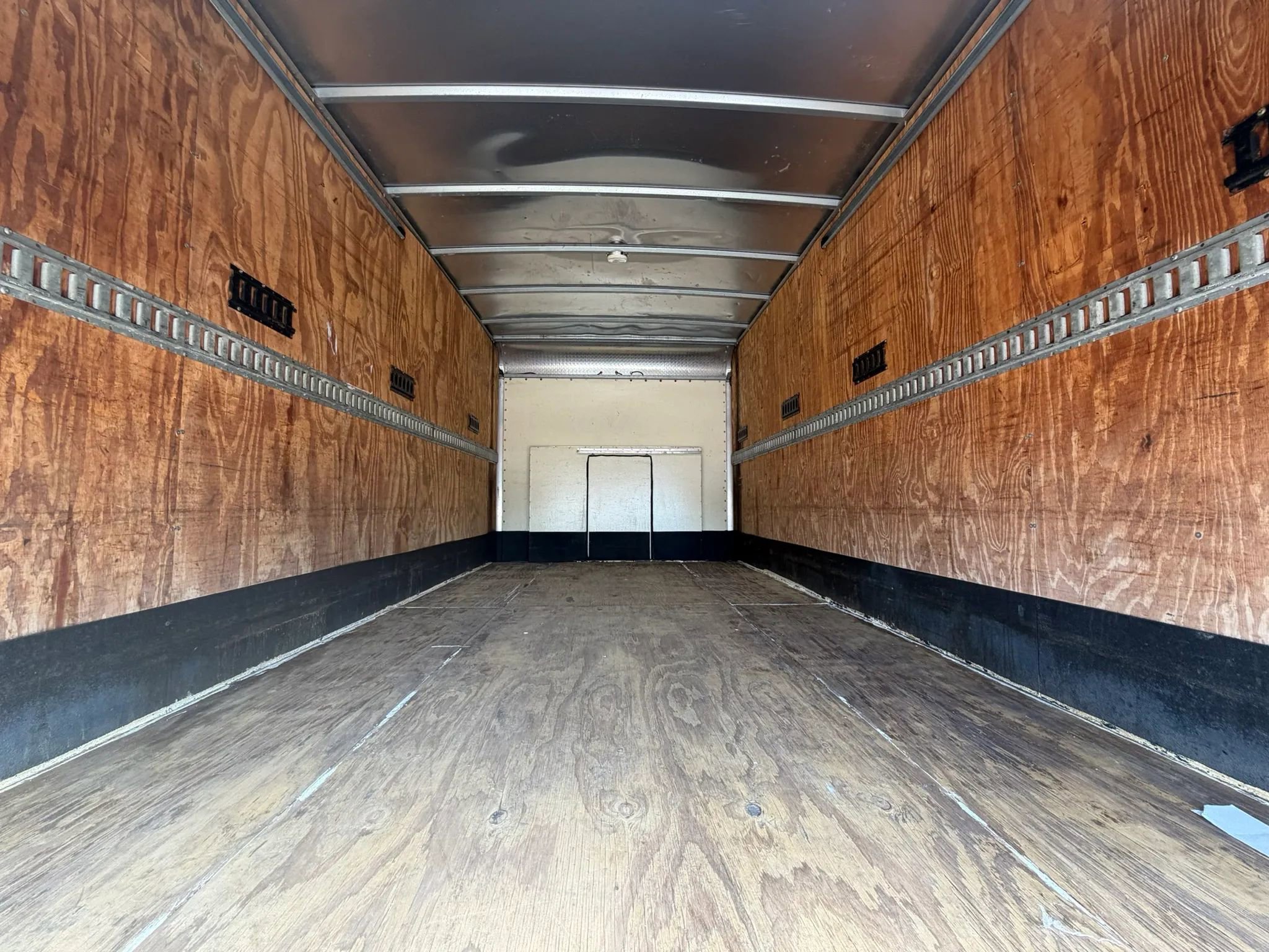 Used 2013 Ford E-450 and Econoline 450 Super Duty RWD image 14