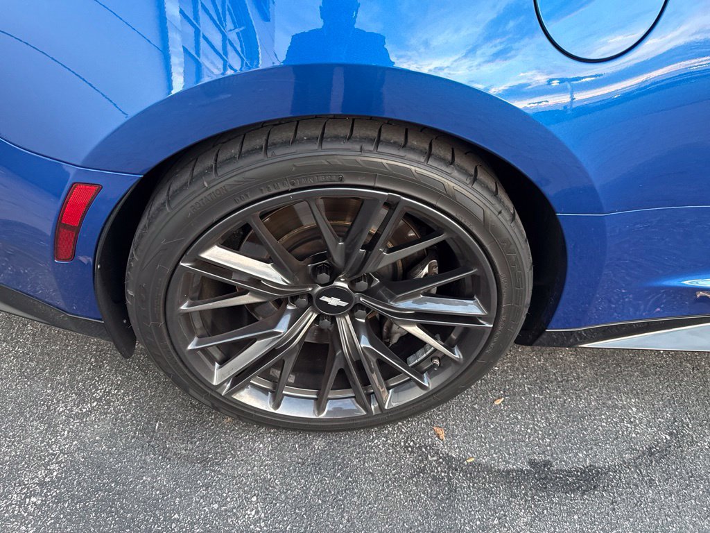 Used 2018 Chevrolet Camaro ZL1 RWD image 13